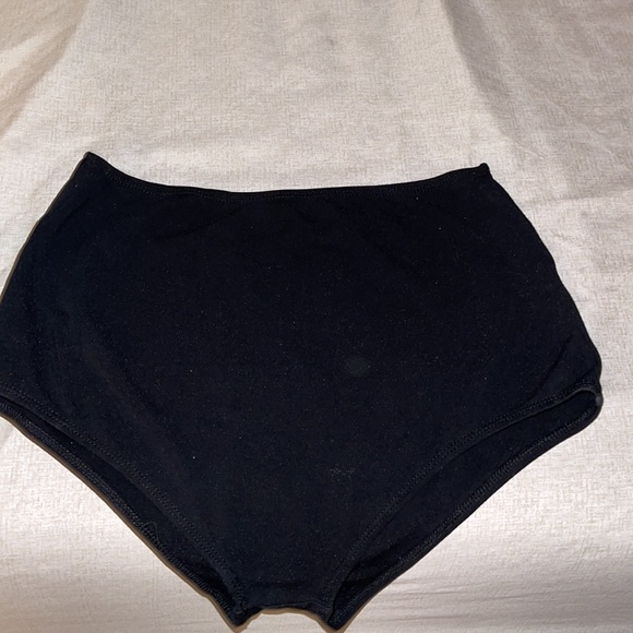 Gorgeous sexy two piece set hi low skirt crop top worn once only - Picture 4 of 5